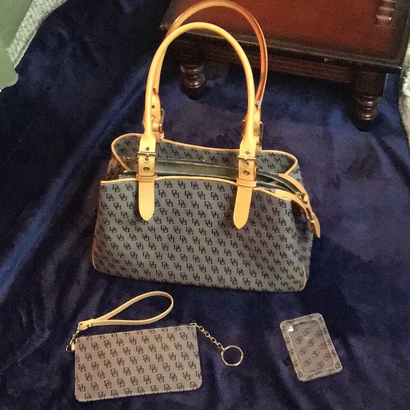 CLEARANCE SALE 🌸 Vtg. NEW Dooney & Bourke Satchel w/ Wristlet & ID holder NWOT - Picture 3 of 16